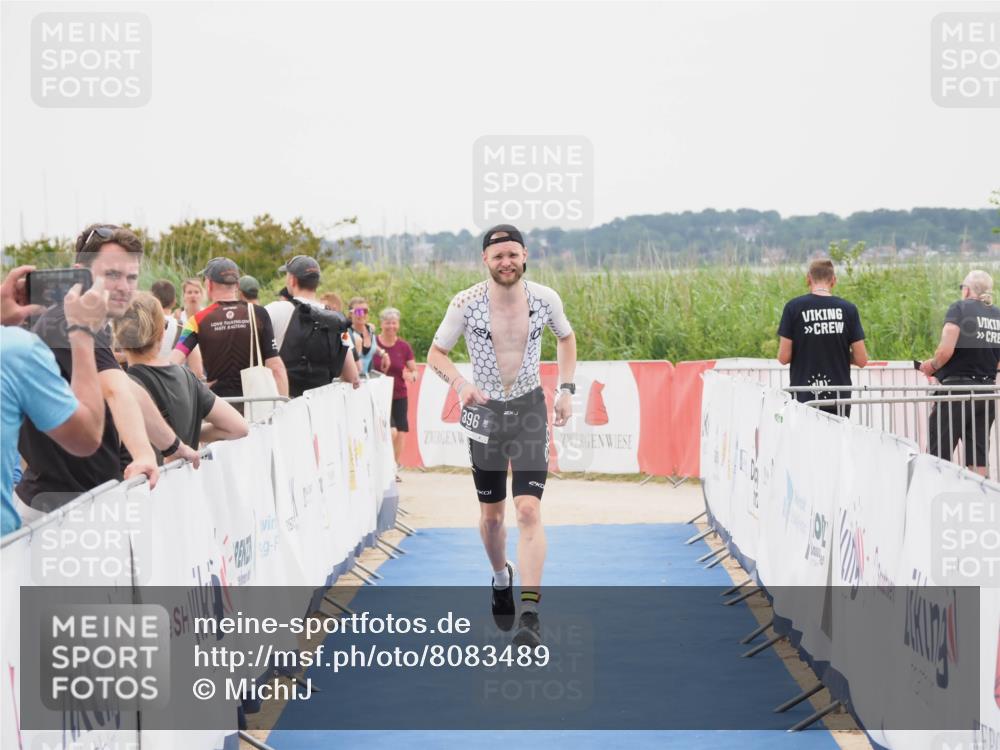 22.06.2025 - Viking Triathlon MichiJ http://msf.ph/oto/8083489 22.06.2025 16:10:22 Ziel 290, 396, 605 meine-sportfotos.de