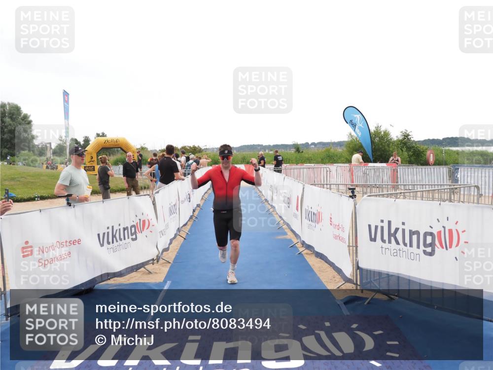 22.06.2025 - Viking Triathlon MichiJ http://msf.ph/oto/8083494 22.06.2025 16:17:12 Ziel 106 meine-sportfotos.de