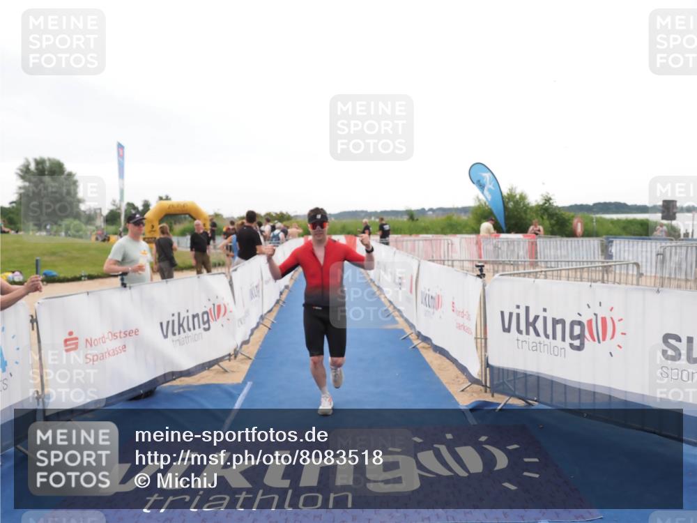 22.06.2025 - Viking Triathlon MichiJ http://msf.ph/oto/8083518 22.06.2025 16:17:13 Ziel 106 meine-sportfotos.de