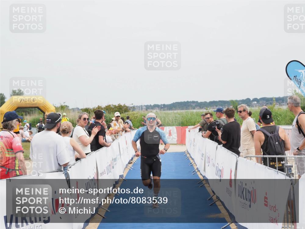 22.06.2025 - Viking Triathlon MichiJ http://msf.ph/oto/8083539 22.06.2025 14:41:10 Ziel 458 meine-sportfotos.de