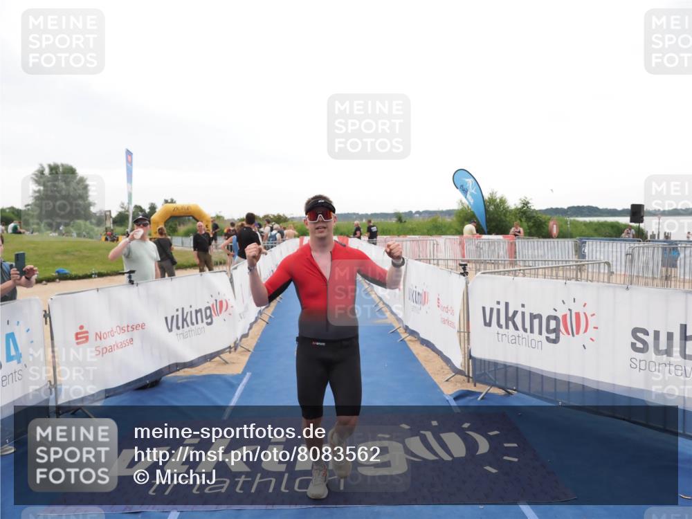 22.06.2025 - Viking Triathlon MichiJ http://msf.ph/oto/8083562 22.06.2025 16:17:13 Ziel 106 meine-sportfotos.de