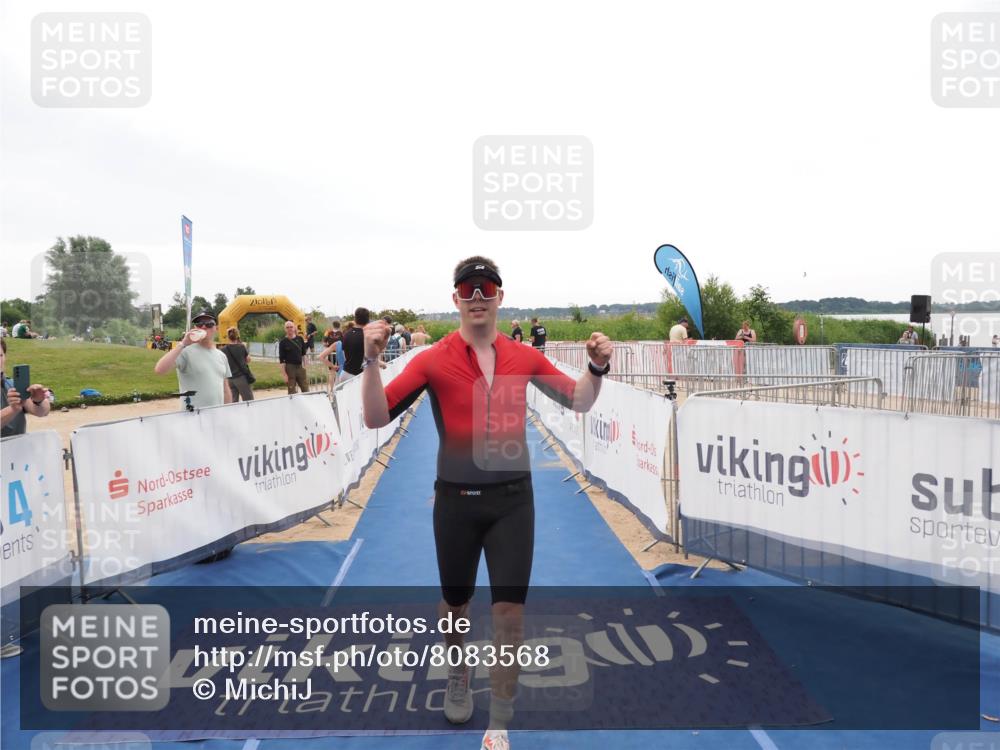 22.06.2025 - Viking Triathlon MichiJ http://msf.ph/oto/8083568 22.06.2025 16:17:13 Ziel 106 meine-sportfotos.de