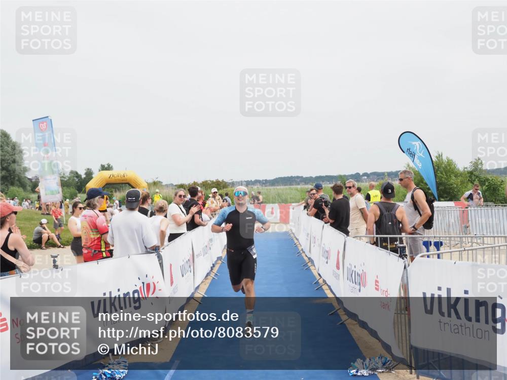 22.06.2025 - Viking Triathlon MichiJ http://msf.ph/oto/8083579 22.06.2025 14:41:11 Ziel 458 meine-sportfotos.de