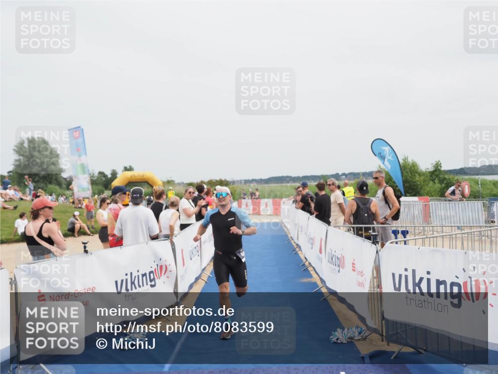 22.06.2025 - Viking Triathlon MichiJ http://msf.ph/oto/8083599 22.06.2025 14:41:11 Ziel 458 meine-sportfotos.de