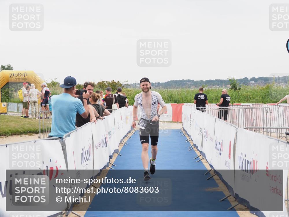 22.06.2025 - Viking Triathlon MichiJ http://msf.ph/oto/8083603 22.06.2025 16:10:23 Ziel 290, 396, 605 meine-sportfotos.de
