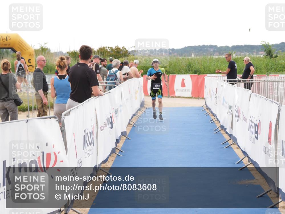 22.06.2025 - Viking Triathlon MichiJ http://msf.ph/oto/8083608 22.06.2025 16:17:39 Ziel 489 meine-sportfotos.de