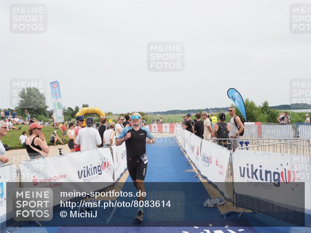 22.06.2025 - Viking Triathlon MichiJ http://msf.ph/oto/8083614 22.06.2025 14:41:11 Ziel 458 meine-sportfotos.de