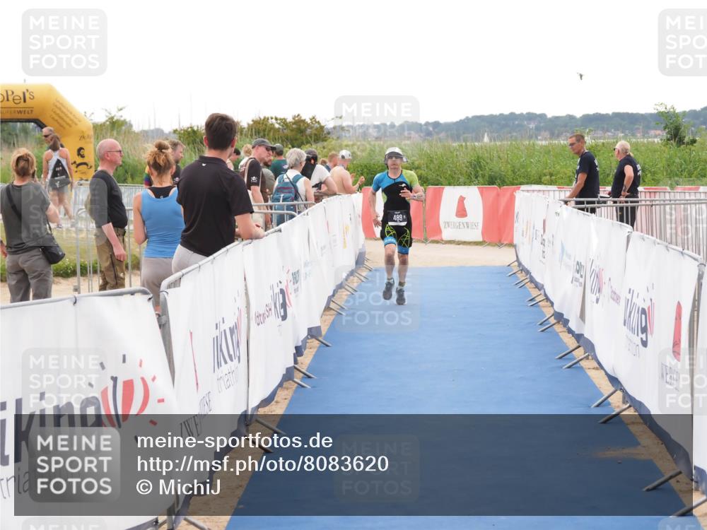 22.06.2025 - Viking Triathlon MichiJ http://msf.ph/oto/8083620 22.06.2025 16:17:39 Ziel 489 meine-sportfotos.de