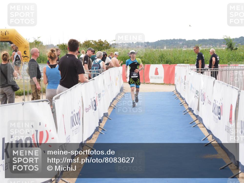 22.06.2025 - Viking Triathlon MichiJ http://msf.ph/oto/8083627 22.06.2025 16:17:39 Ziel 489 meine-sportfotos.de