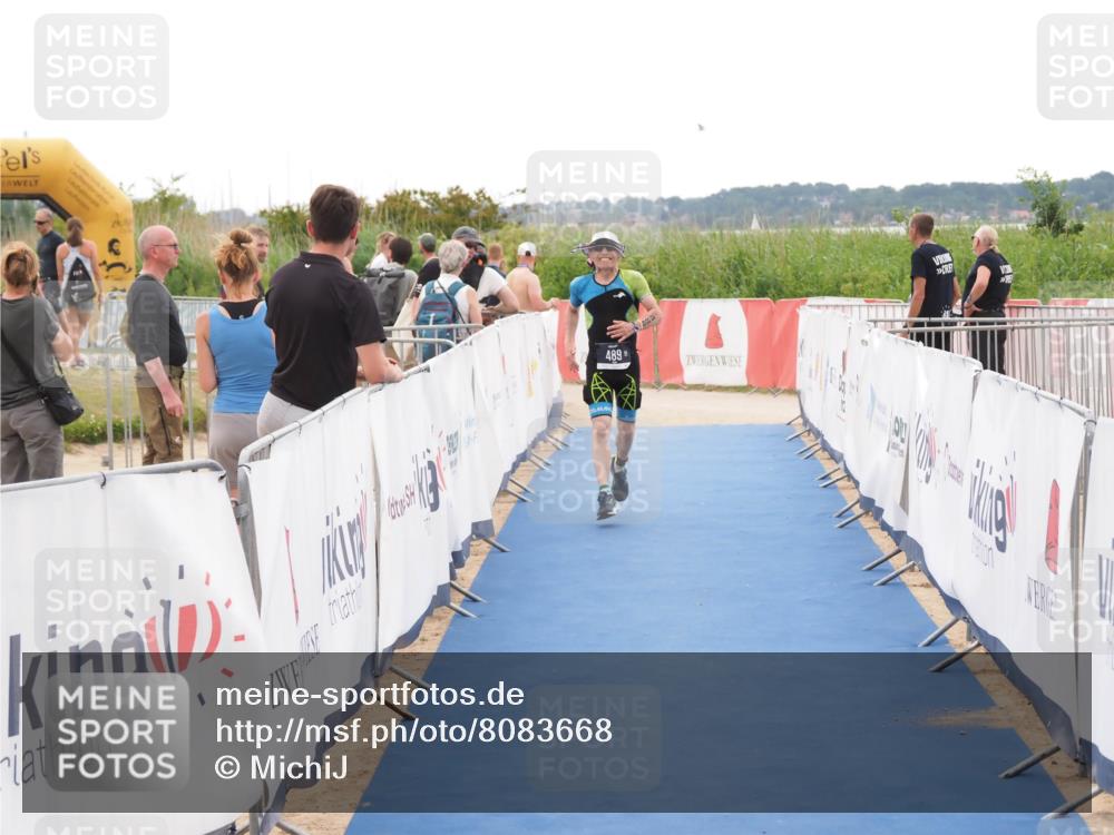 22.06.2025 - Viking Triathlon MichiJ http://msf.ph/oto/8083668 22.06.2025 16:17:40 Ziel 489 meine-sportfotos.de