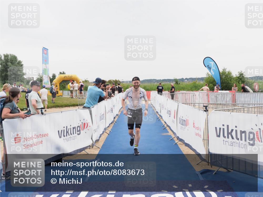 22.06.2025 - Viking Triathlon MichiJ http://msf.ph/oto/8083673 22.06.2025 16:10:25 Ziel 290, 396, 605 meine-sportfotos.de
