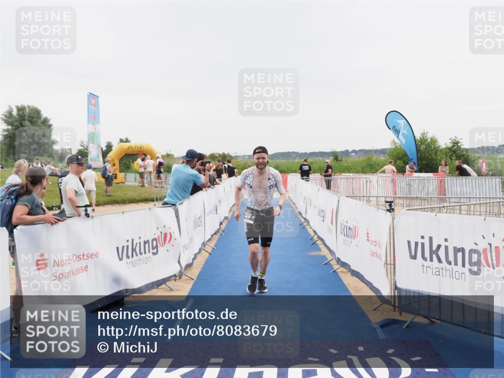 22.06.2025 - Viking Triathlon MichiJ http://msf.ph/oto/8083679 22.06.2025 16:10:25 Ziel 290, 396, 605 meine-sportfotos.de