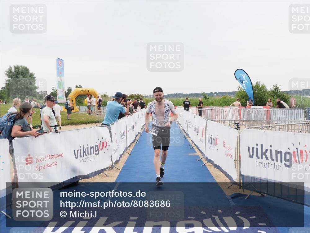 22.06.2025 - Viking Triathlon MichiJ http://msf.ph/oto/8083686 22.06.2025 16:10:25 Ziel 290, 396, 605 meine-sportfotos.de