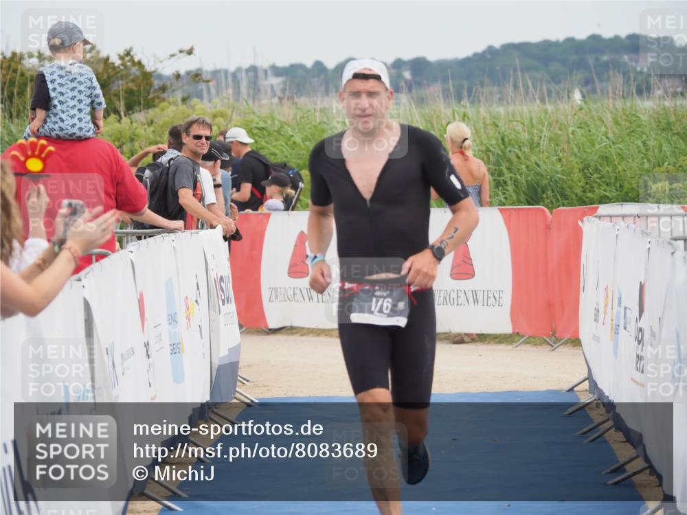 22.06.2025 - Viking Triathlon MichiJ http://msf.ph/oto/8083689 22.06.2025 14:49:34 Ziel 176 meine-sportfotos.de
