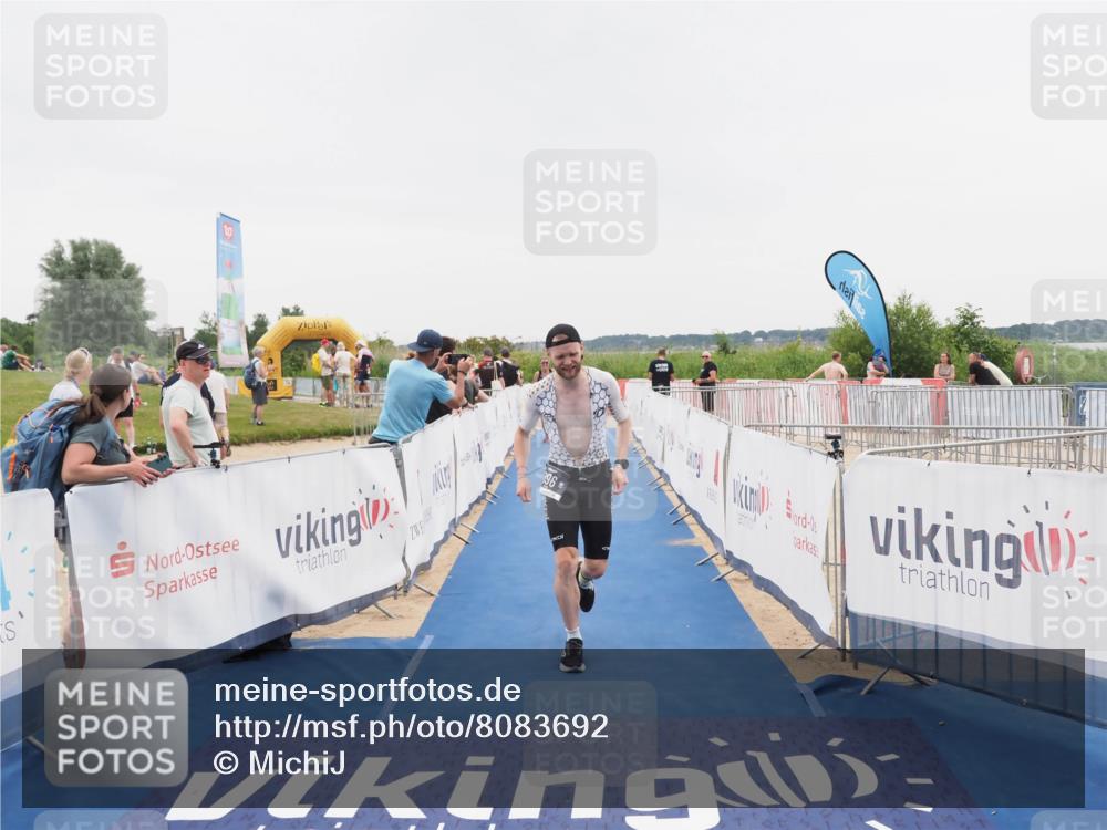 22.06.2025 - Viking Triathlon MichiJ http://msf.ph/oto/8083692 22.06.2025 16:10:25 Ziel 290, 396, 605 meine-sportfotos.de
