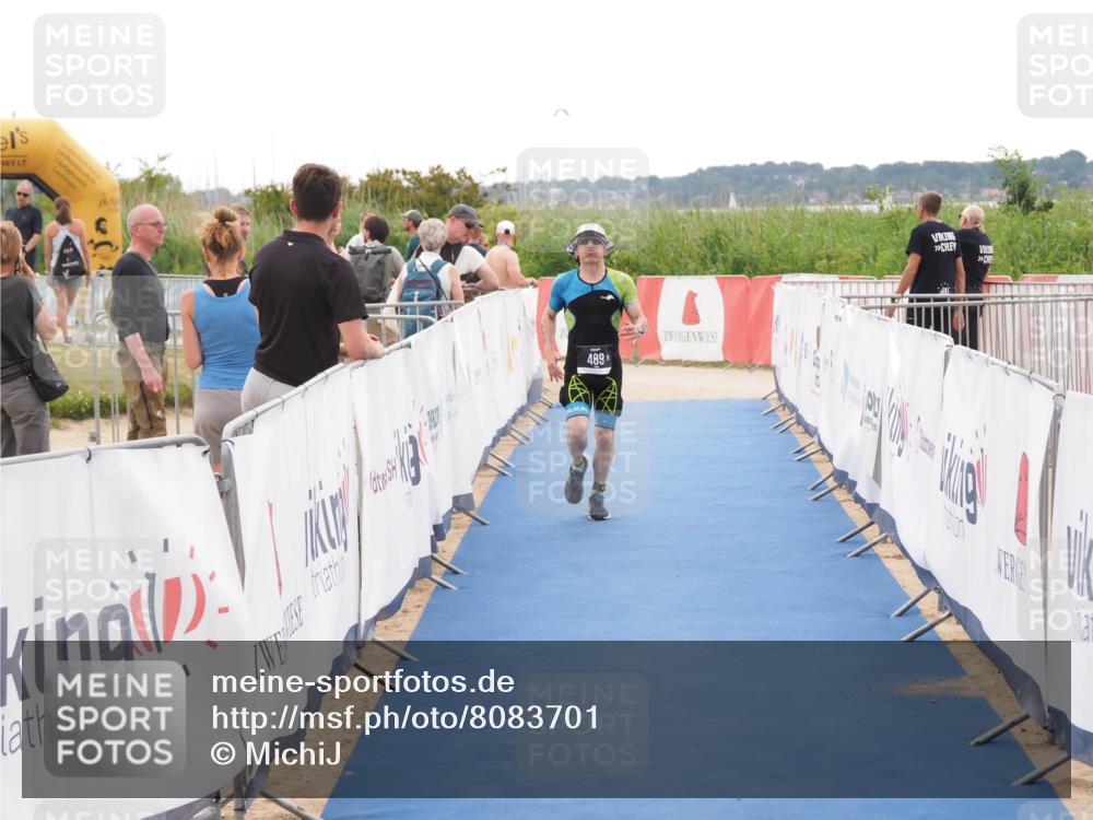 22.06.2025 - Viking Triathlon MichiJ http://msf.ph/oto/8083701 22.06.2025 16:17:40 Ziel 489 meine-sportfotos.de