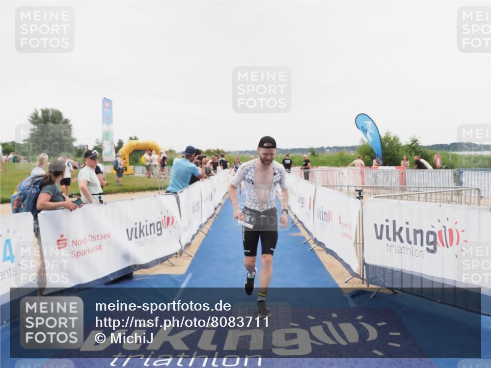 22.06.2025 - Viking Triathlon MichiJ http://msf.ph/oto/8083711 22.06.2025 16:10:25 Ziel 290, 396, 605 meine-sportfotos.de