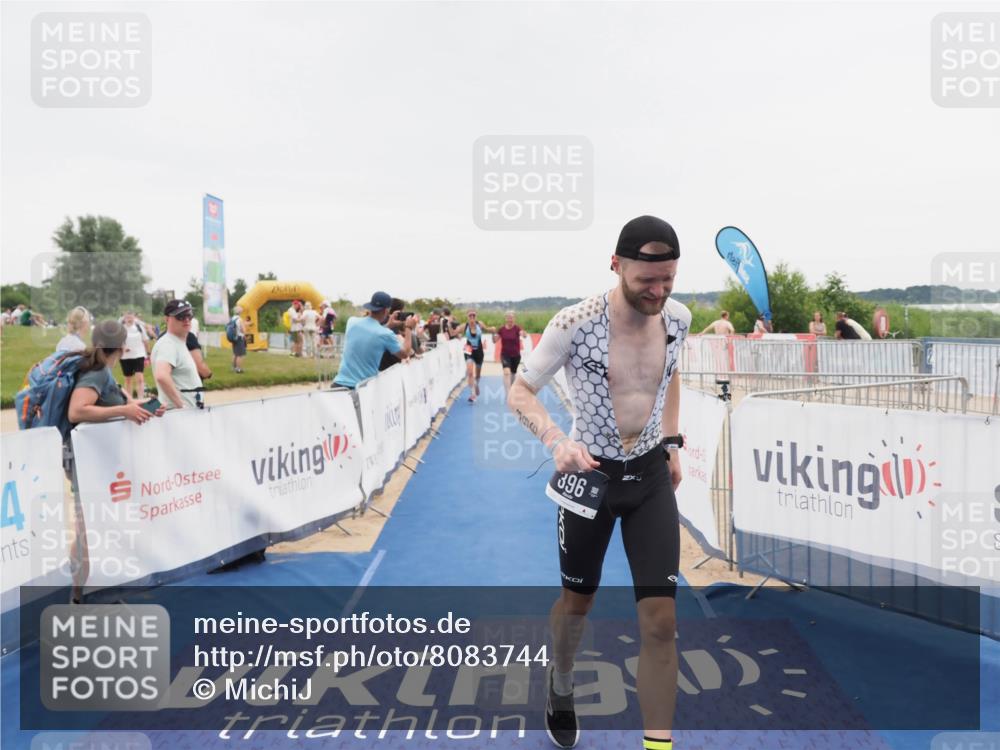 22.06.2025 - Viking Triathlon MichiJ http://msf.ph/oto/8083744 22.06.2025 16:10:26 Ziel 290, 396, 605 meine-sportfotos.de