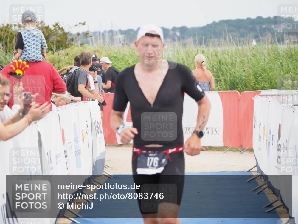 22.06.2025 - Viking Triathlon MichiJ http://msf.ph/oto/8083746 22.06.2025 14:49:35 Ziel 176 meine-sportfotos.de