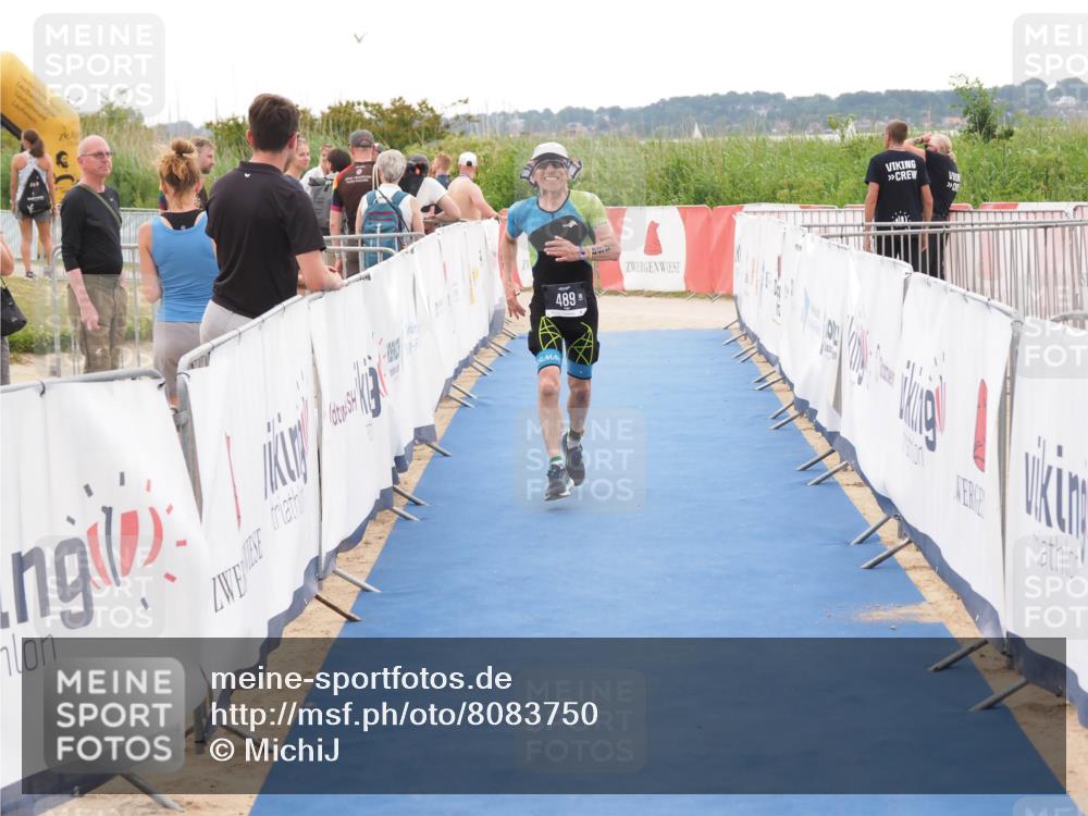 22.06.2025 - Viking Triathlon MichiJ http://msf.ph/oto/8083750 22.06.2025 16:17:41 Ziel 489 meine-sportfotos.de