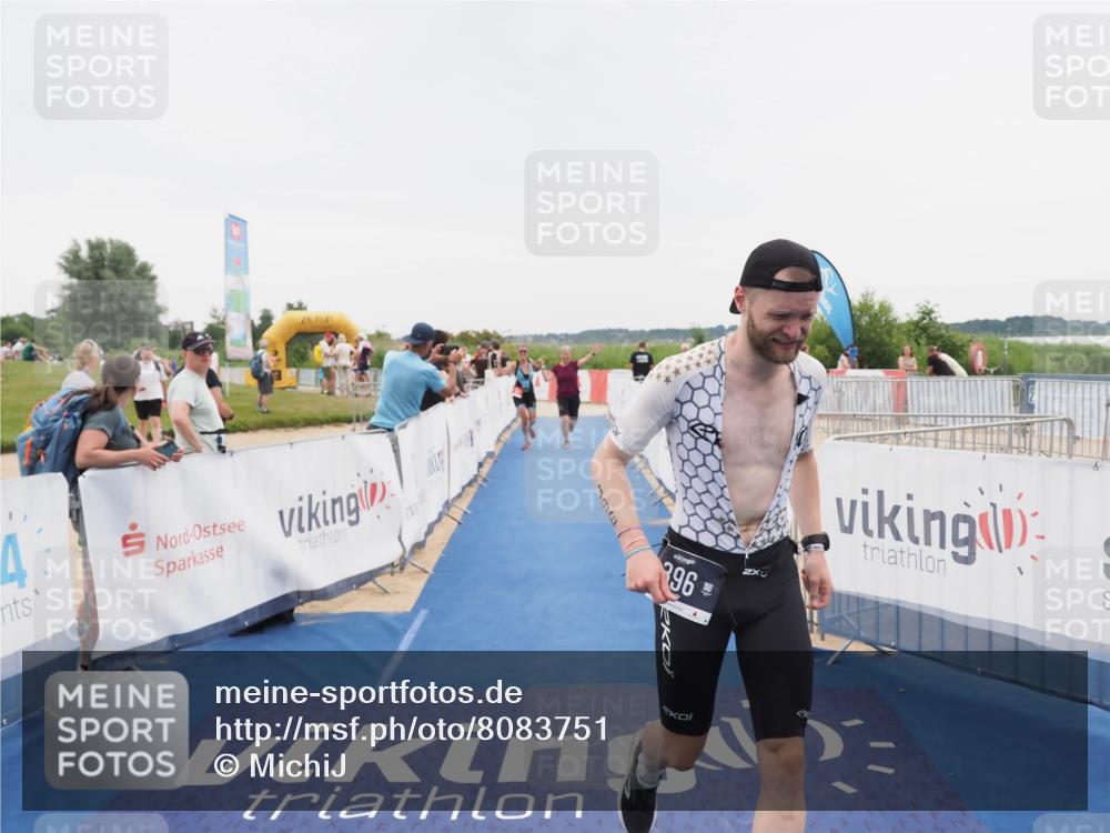 22.06.2025 - Viking Triathlon MichiJ http://msf.ph/oto/8083751 22.06.2025 16:10:26 Ziel 290, 396, 605 meine-sportfotos.de