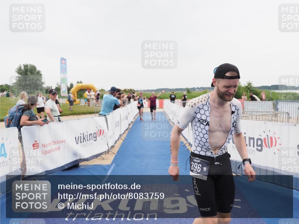 22.06.2025 - Viking Triathlon MichiJ http://msf.ph/oto/8083759 22.06.2025 16:10:26 Ziel 290, 396, 605 meine-sportfotos.de