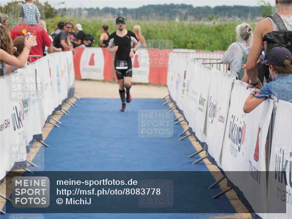 22.06.2025 - Viking Triathlon MichiJ http://msf.ph/oto/8083778 22.06.2025 14:49:40 Ziel 176, 310 meine-sportfotos.de