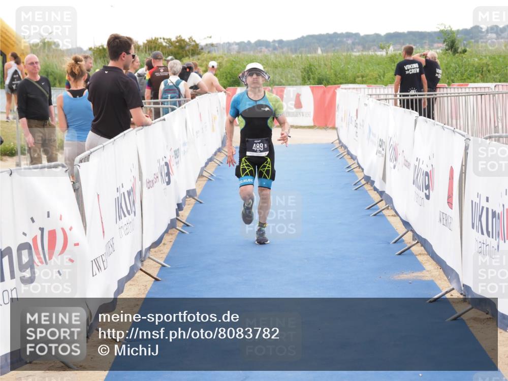 22.06.2025 - Viking Triathlon MichiJ http://msf.ph/oto/8083782 22.06.2025 16:17:41 Ziel 489 meine-sportfotos.de