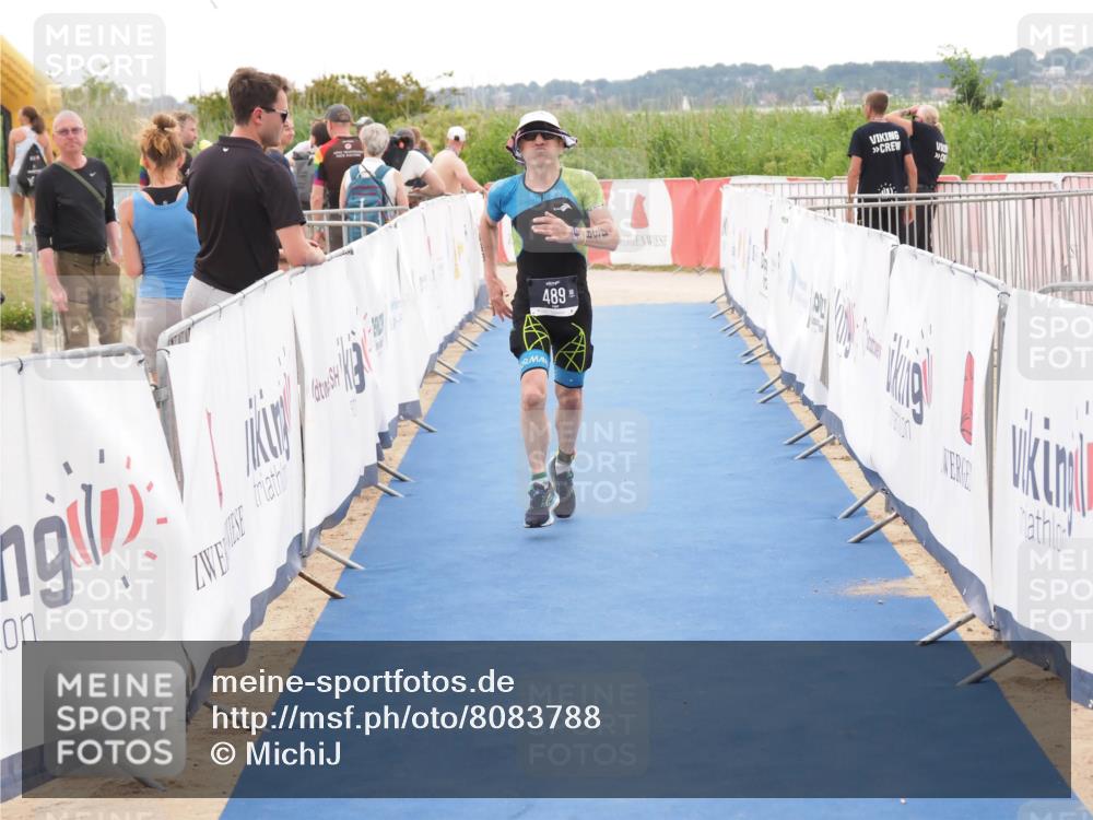 22.06.2025 - Viking Triathlon MichiJ http://msf.ph/oto/8083788 22.06.2025 16:17:41 Ziel 489 meine-sportfotos.de