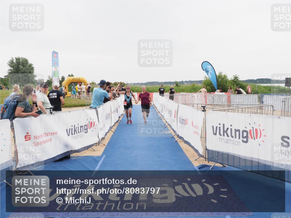 22.06.2025 - Viking Triathlon MichiJ http://msf.ph/oto/8083797 22.06.2025 16:10:27 Ziel 290, 396, 605 meine-sportfotos.de