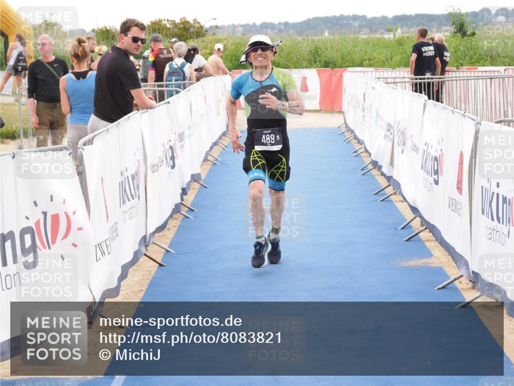22.06.2025 - Viking Triathlon MichiJ http://msf.ph/oto/8083821 22.06.2025 16:17:42 Ziel 489 meine-sportfotos.de