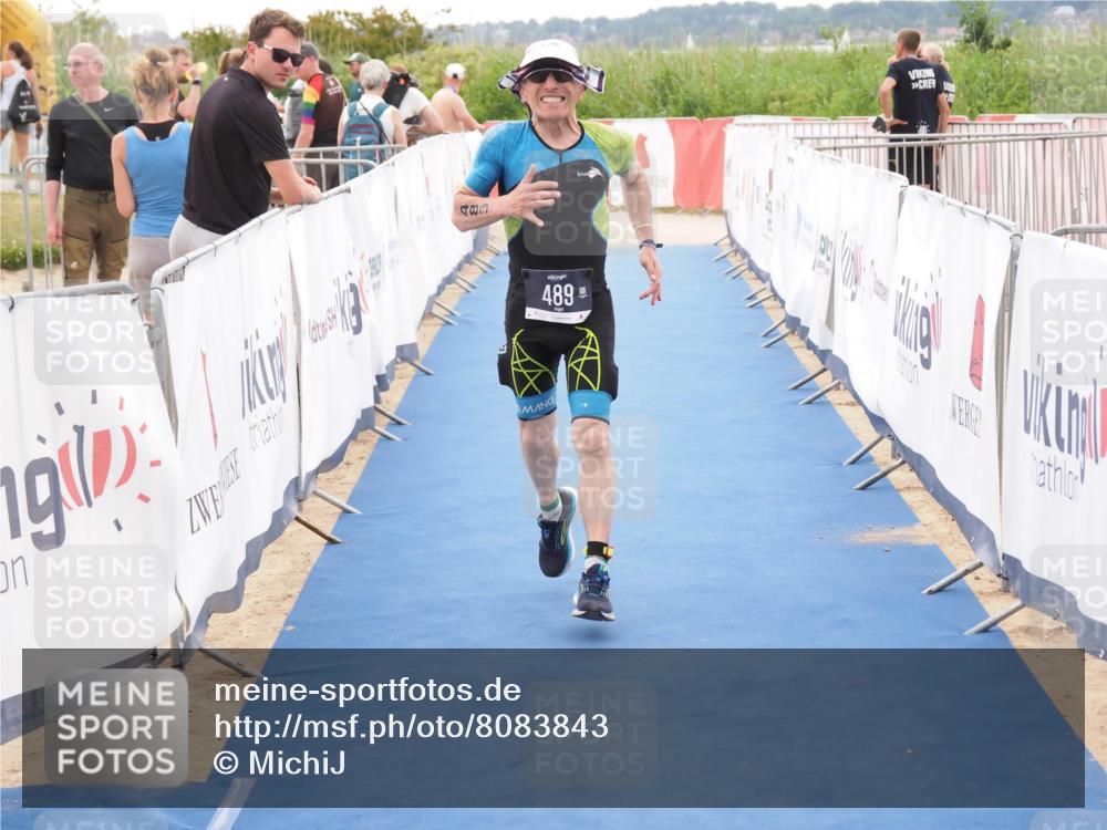 22.06.2025 - Viking Triathlon MichiJ http://msf.ph/oto/8083843 22.06.2025 16:17:42 Ziel 489 meine-sportfotos.de