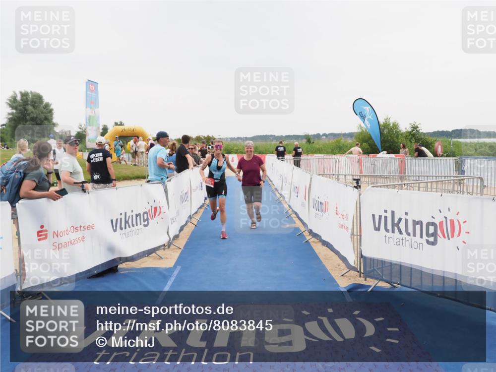 22.06.2025 - Viking Triathlon MichiJ http://msf.ph/oto/8083845 22.06.2025 16:10:28 Ziel 290, 396, 605 meine-sportfotos.de
