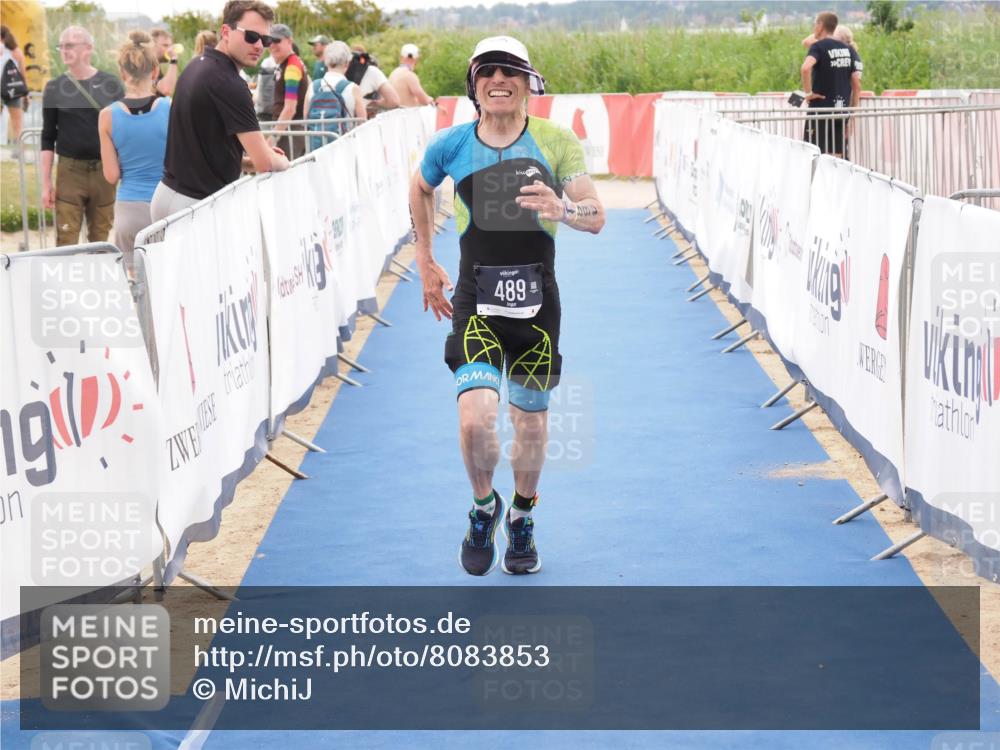 22.06.2025 - Viking Triathlon MichiJ http://msf.ph/oto/8083853 22.06.2025 16:17:43 Ziel 489 meine-sportfotos.de