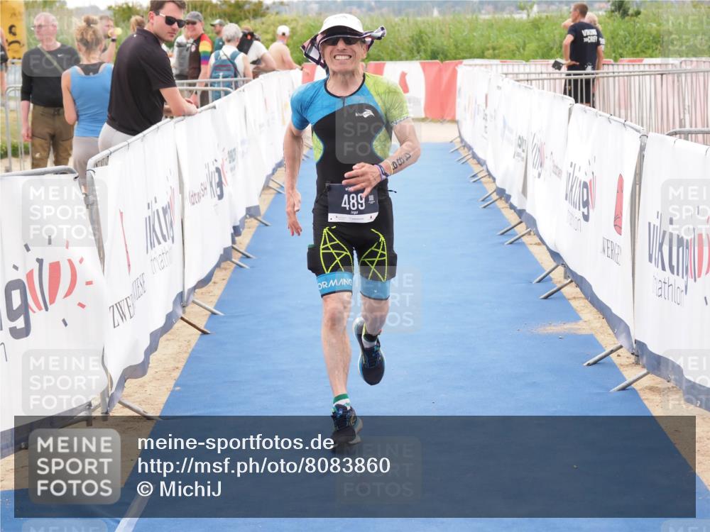 22.06.2025 - Viking Triathlon MichiJ http://msf.ph/oto/8083860 22.06.2025 16:17:43 Ziel 489 meine-sportfotos.de