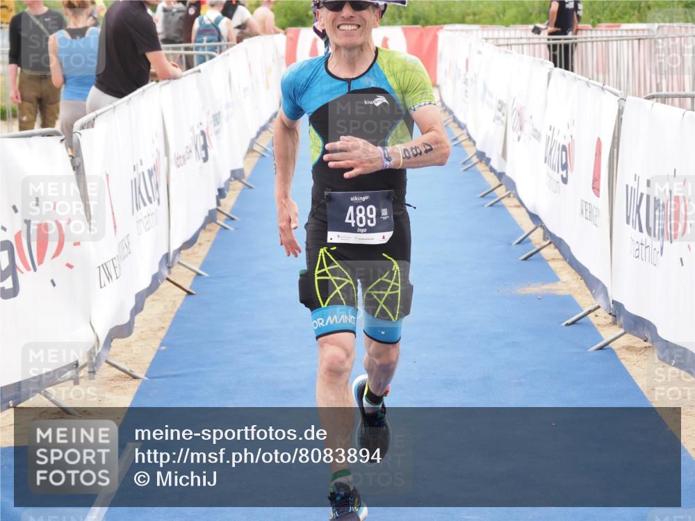 22.06.2025 - Viking Triathlon MichiJ http://msf.ph/oto/8083894 22.06.2025 16:17:43 Ziel 489 meine-sportfotos.de