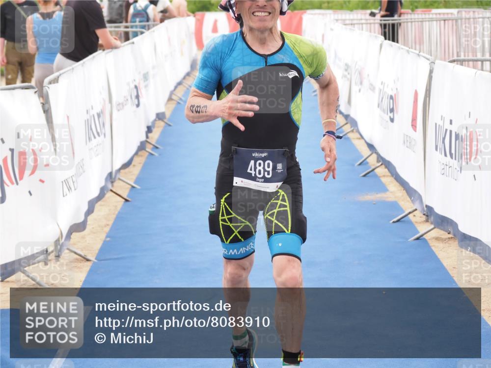 22.06.2025 - Viking Triathlon MichiJ http://msf.ph/oto/8083910 22.06.2025 16:17:44 Ziel 489 meine-sportfotos.de