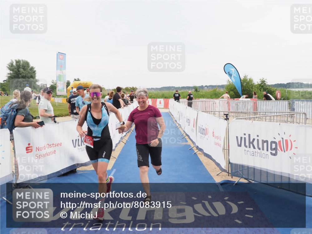 22.06.2025 - Viking Triathlon MichiJ http://msf.ph/oto/8083915 22.06.2025 16:10:29 Ziel 290, 396, 605 meine-sportfotos.de