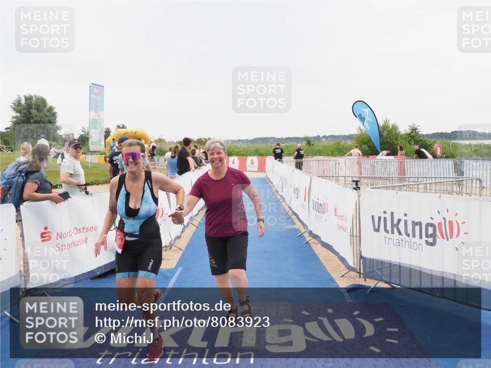 22.06.2025 - Viking Triathlon MichiJ http://msf.ph/oto/8083923 22.06.2025 16:10:29 Ziel 290, 396, 605 meine-sportfotos.de