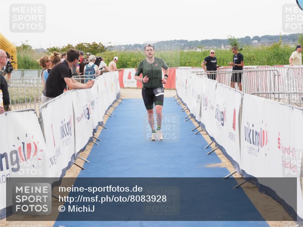 22.06.2025 - Viking Triathlon MichiJ http://msf.ph/oto/8083928 22.06.2025 16:18:32 Ziel 186 meine-sportfotos.de