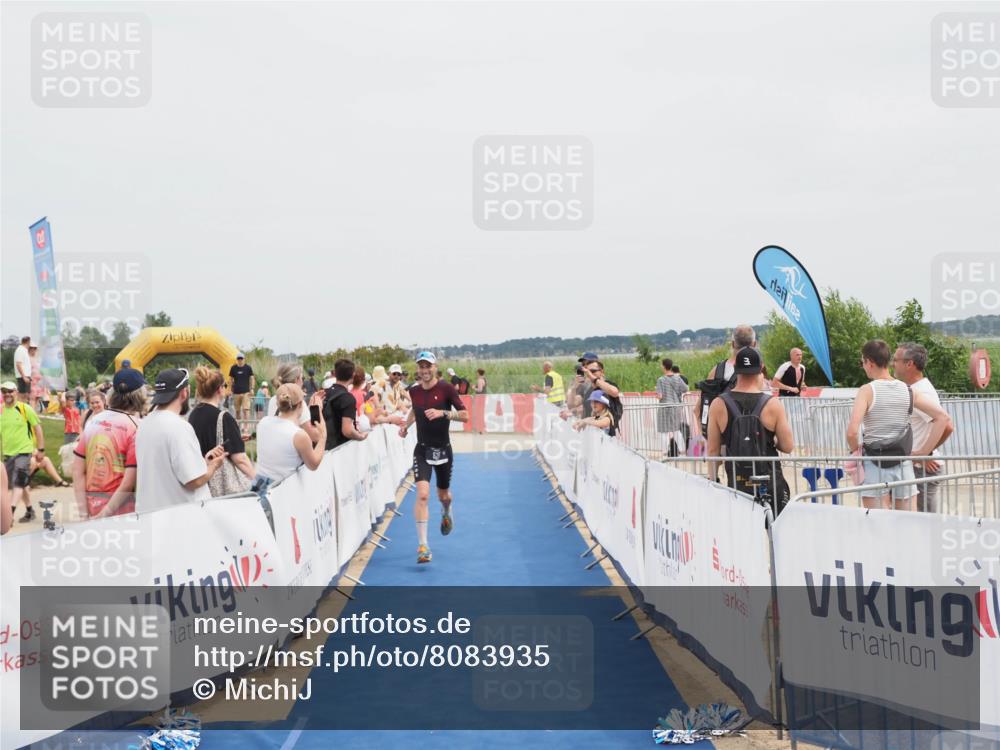 22.06.2025 - Viking Triathlon MichiJ http://msf.ph/oto/8083935 22.06.2025 14:41:57 Ziel 527 meine-sportfotos.de