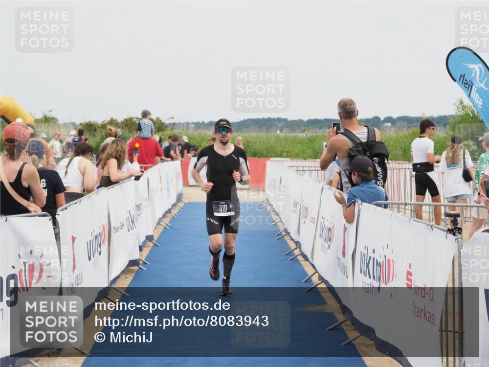 22.06.2025 - Viking Triathlon MichiJ http://msf.ph/oto/8083943 22.06.2025 14:49:44 Ziel 310 meine-sportfotos.de