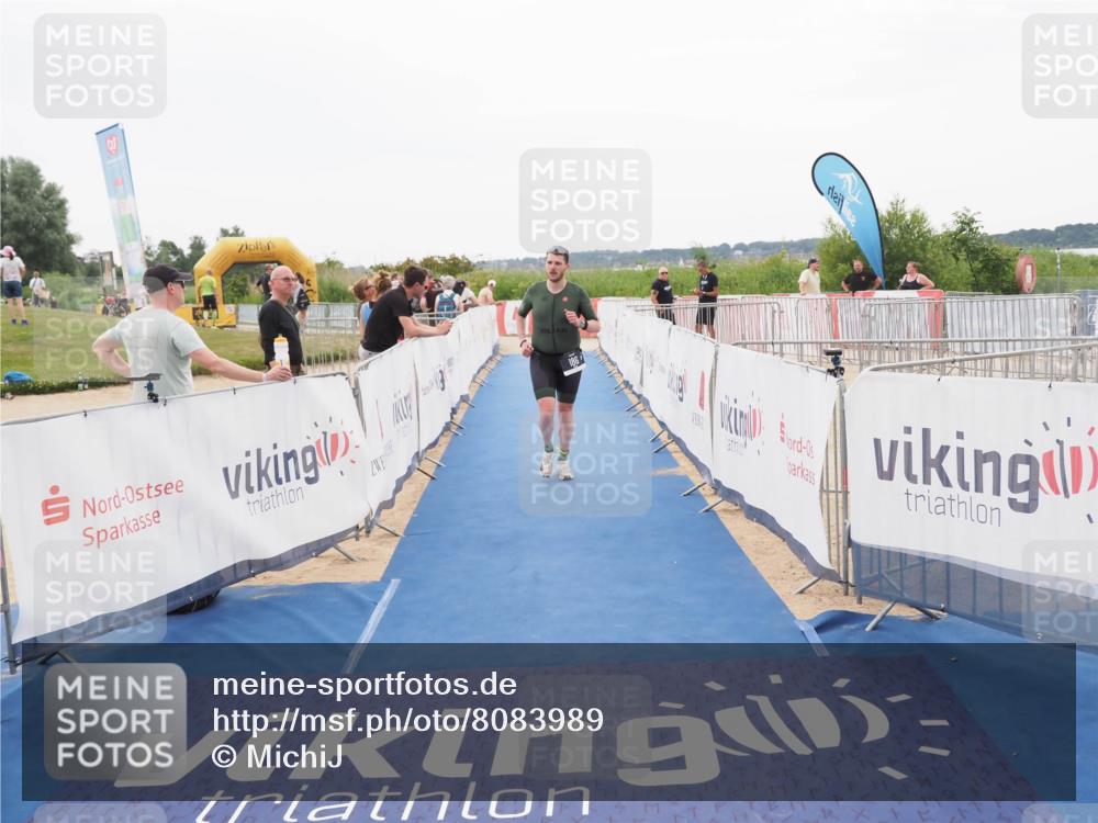 22.06.2025 - Viking Triathlon MichiJ http://msf.ph/oto/8083989 22.06.2025 16:18:33 Ziel 186 meine-sportfotos.de