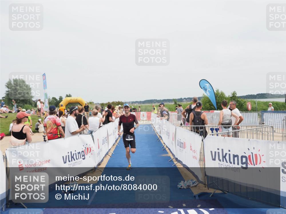 22.06.2025 - Viking Triathlon MichiJ http://msf.ph/oto/8084000 22.06.2025 14:41:58 Ziel 527 meine-sportfotos.de