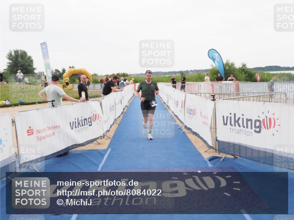 22.06.2025 - Viking Triathlon MichiJ http://msf.ph/oto/8084022 22.06.2025 16:18:34 Ziel 186 meine-sportfotos.de