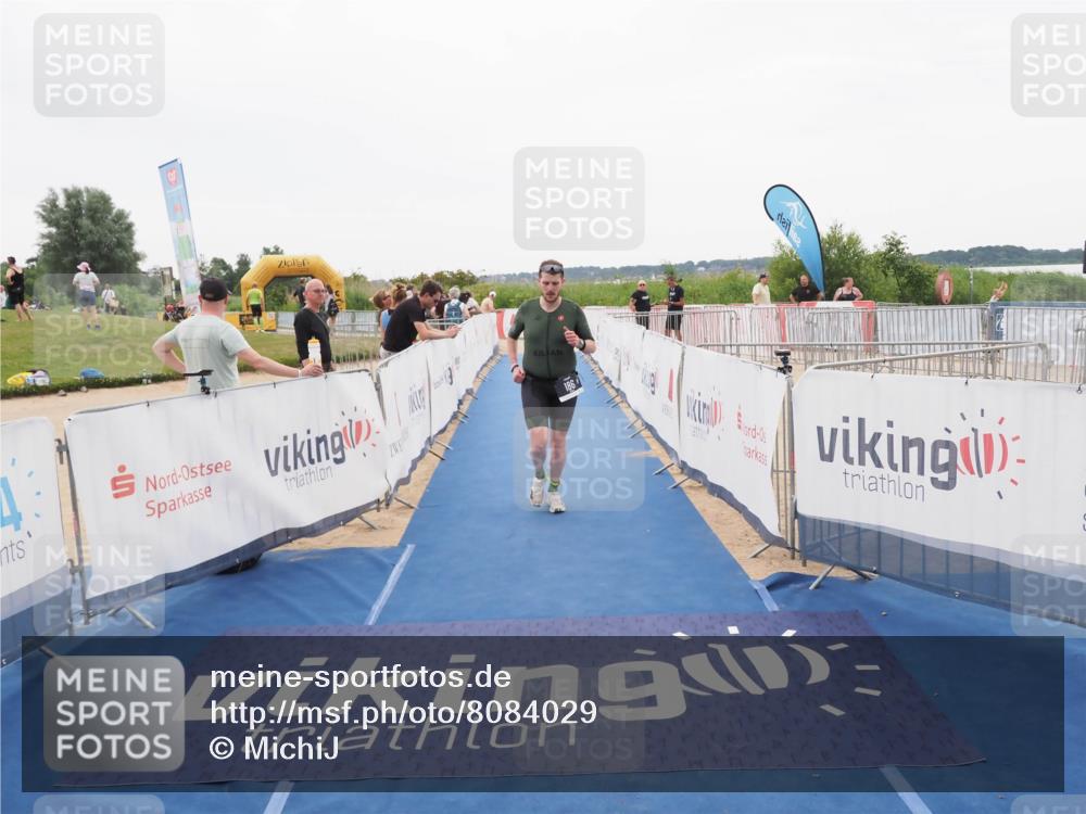22.06.2025 - Viking Triathlon MichiJ http://msf.ph/oto/8084029 22.06.2025 16:18:34 Ziel 186 meine-sportfotos.de
