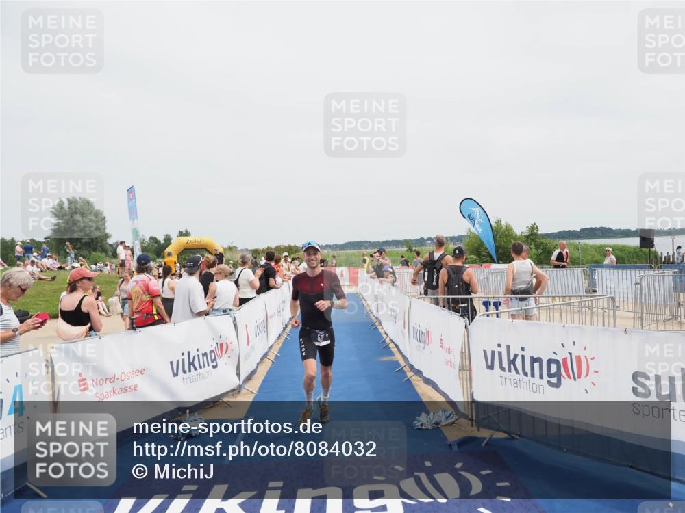 22.06.2025 - Viking Triathlon MichiJ http://msf.ph/oto/8084032 22.06.2025 14:41:59 Ziel 527 meine-sportfotos.de