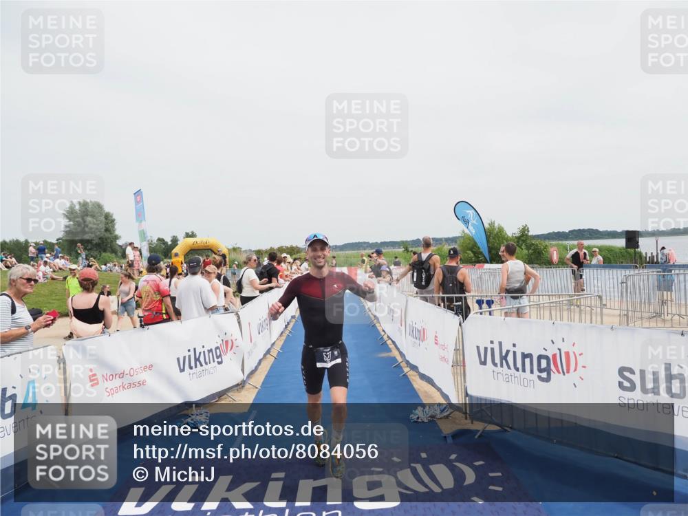 22.06.2025 - Viking Triathlon MichiJ http://msf.ph/oto/8084056 22.06.2025 14:41:59 Ziel 527 meine-sportfotos.de
