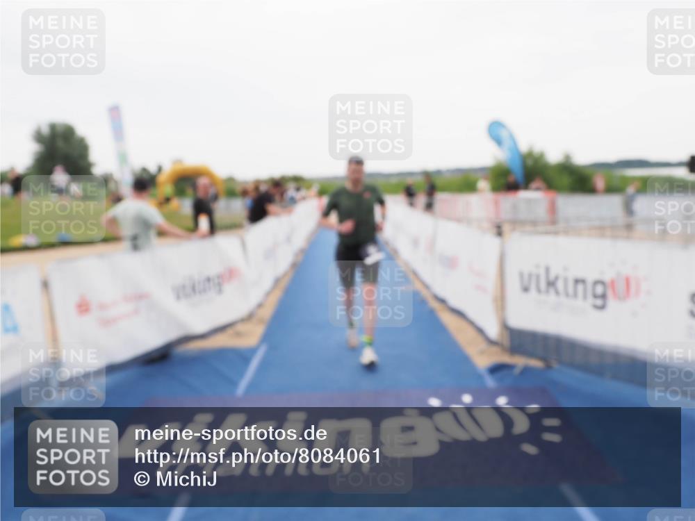 22.06.2025 - Viking Triathlon MichiJ http://msf.ph/oto/8084061 22.06.2025 16:18:34 Ziel 186 meine-sportfotos.de
