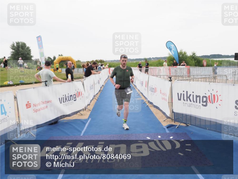 22.06.2025 - Viking Triathlon MichiJ http://msf.ph/oto/8084069 22.06.2025 16:18:34 Ziel 186 meine-sportfotos.de